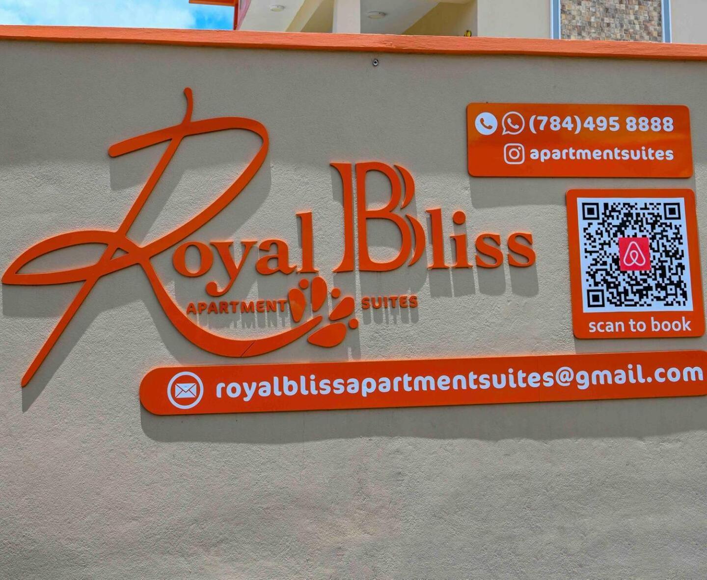 Royal Bliss Apartment Suites キングスタウン エクステリア 写真